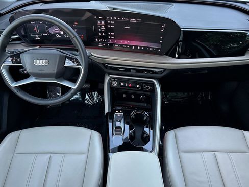 Used 2025 Audi Q5 Premium w/ 19" Wheel Package image 12