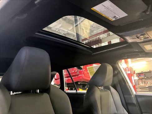 Used 2023 Toyota RAV4 SE image 22