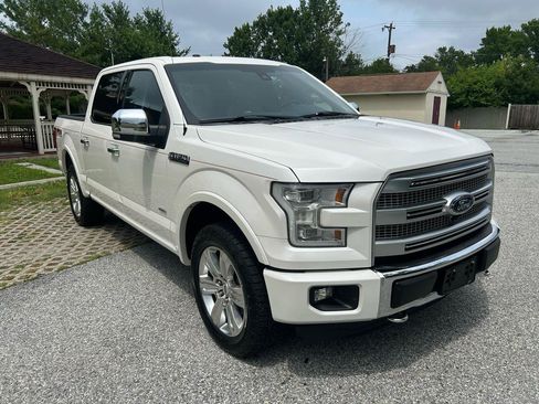 Used 2015 Ford F150 Platinum w/ Equipment Group 701A Luxury AWD/4WD image 3