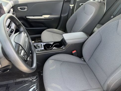 Used 2025 Kia K4 FWD image 18