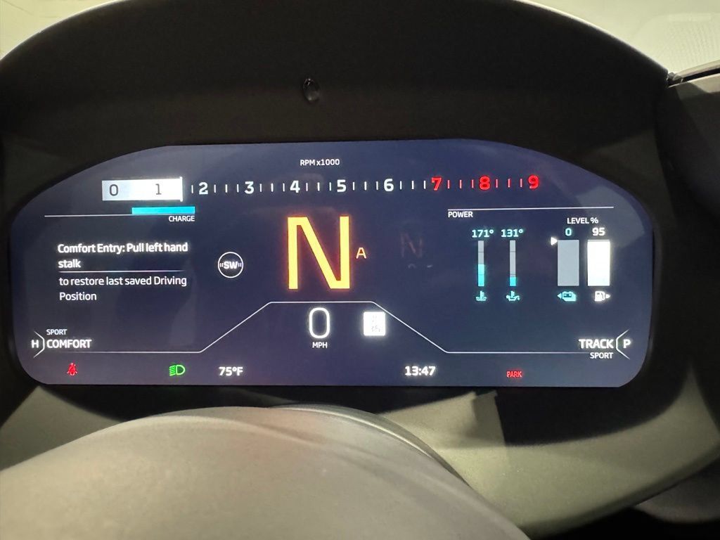 Used 2023 McLaren Artura RWD image 18
