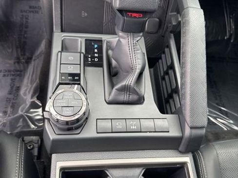 Used 2025 Toyota 4Runner TRD Off-Road Premium AWD/4WD image 33