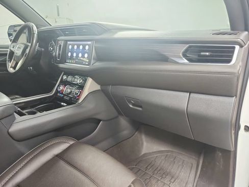 Used 2021 GMC Yukon XL Denali w/ Advanced Technology Package AWD/4WD image 50