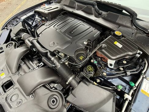 Used 2016 Jaguar XJ R-Sport image 38