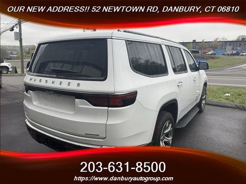 Used 2022 Jeep Wagoneer Series II AWD/4WD image 5