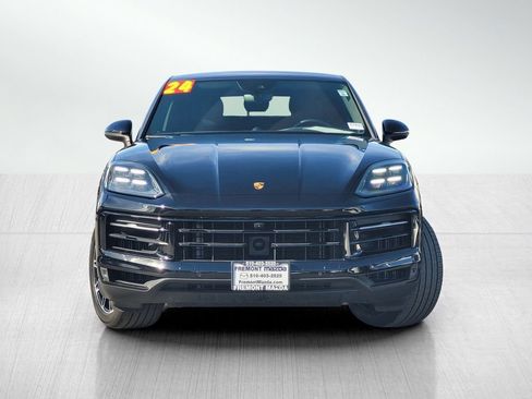 Used 2024 Porsche Cayenne Coupe AWD/4WD image 2