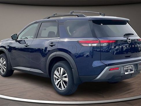 New 2026 Nissan Pathfinder SL image 3