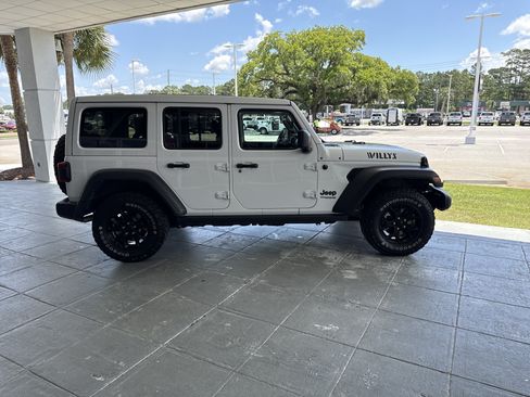 Used 2022 Jeep Wrangler Unlimited Sport AWD/4WD image 11