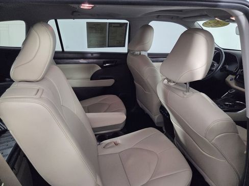 Used 2022 Toyota Highlander Limited image 30