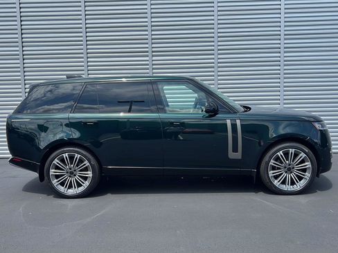 New 2026 Land Rover Range Rover Long Wheelbase SE AWD/4WD image 6