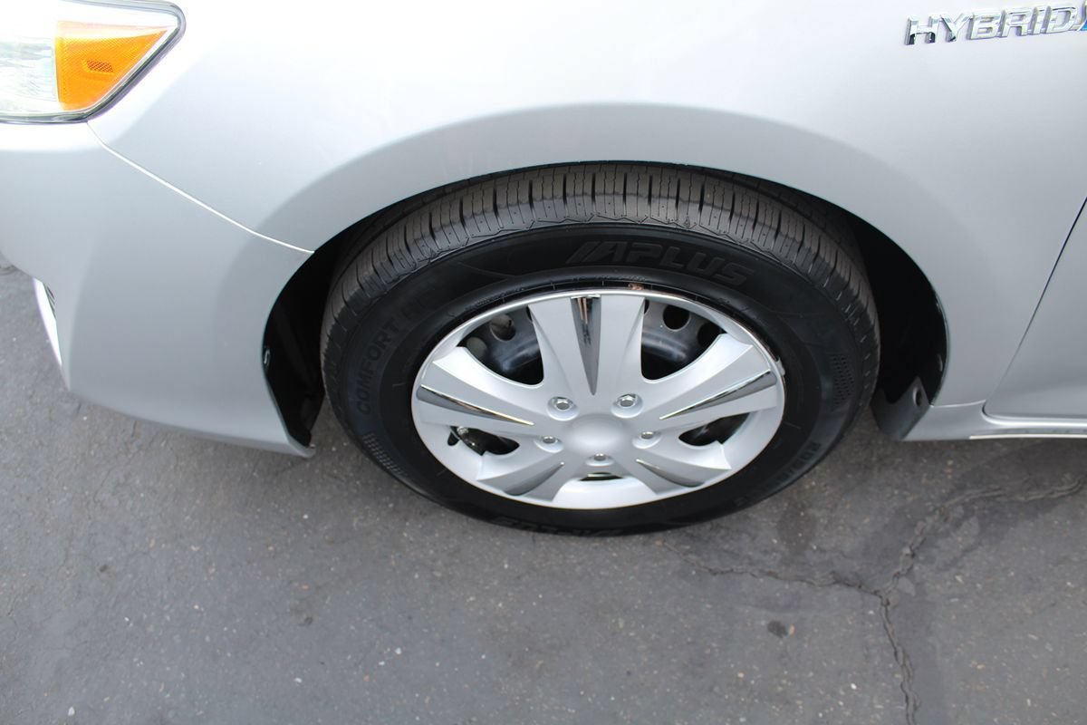 Used 2014 Toyota Camry LE FWD image 11