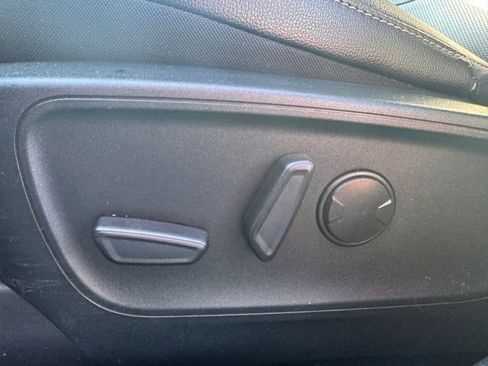 Used 2020 Ford Escape Titanium AWD/4WD image 16