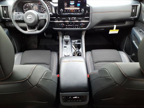 Used 2025 Nissan Pathfinder Rock Creek AWD/4WD image 17