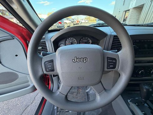 Used 2005 Jeep Grand Cherokee Laredo image 30