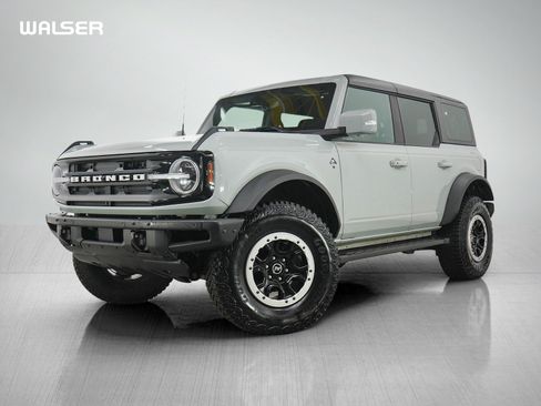 Used 2022 Ford Bronco Outer Banks w/ Sasquatch Package AWD/4WD image 1
