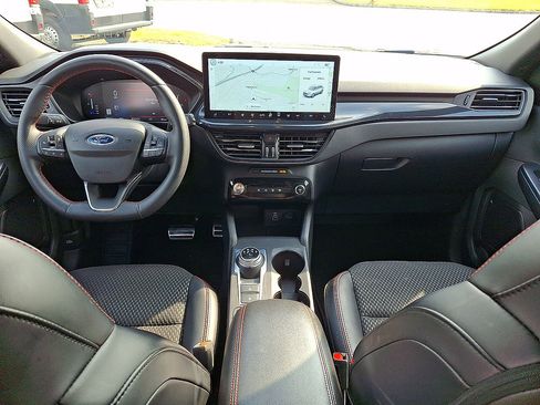 Certified 2024 Ford Escape ST-Line w/ Tech Pack #1 AWD/4WD image 10