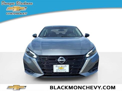 Used 2025 Nissan Altima 2.5 SV FWD image 8