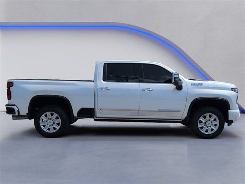 Used 2024 Chevrolet Silverado 2500 High Country w/ High Country Premium Package AWD/4WD image 11