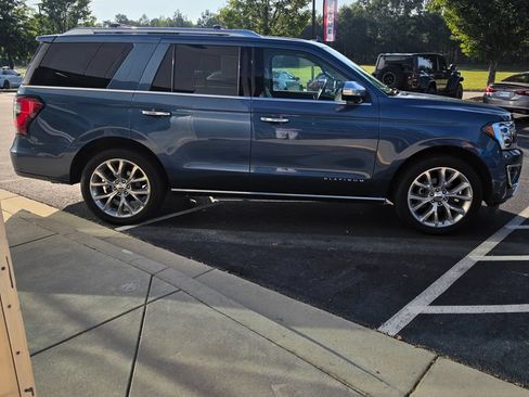 Used 2019 Ford Expedition Platinum RWD image 6