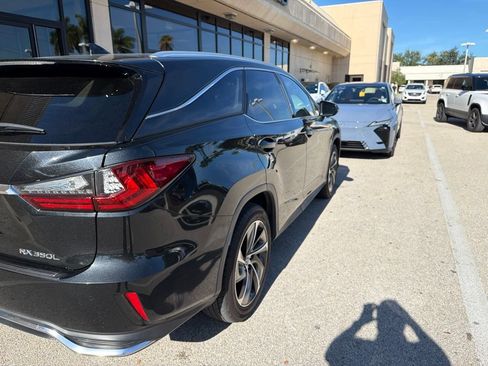 Used 2019 Lexus RX 350L Luxury w/ Cold Area Package (CT) FWD image 8