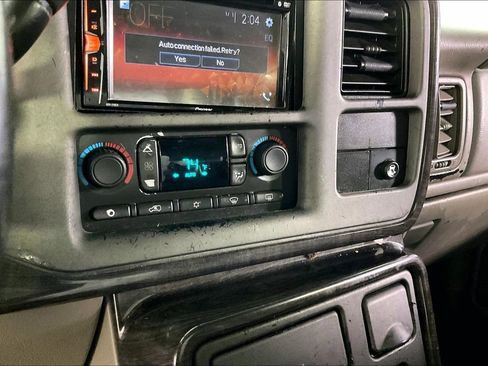 Used 2003 GMC Yukon XL Denali image 25