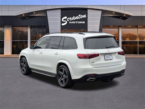 Used 2023 Mercedes-Benz GLS 580 4MATIC image 3