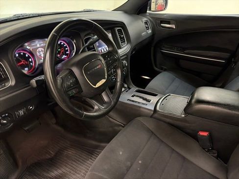 Used 2019 Dodge Charger Police w/ Street Appearance Group image 16