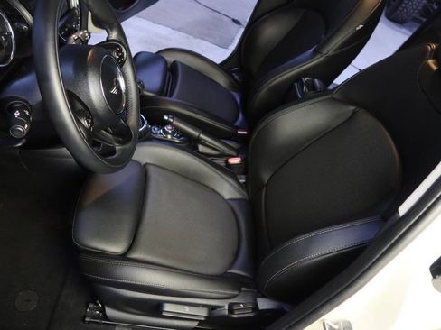 Used 2015 MINI Cooper S image 19