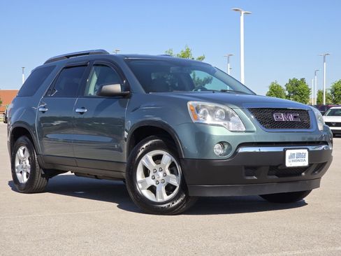 Used 2009 GMC Acadia SLE w/ Visibility Package FWD image 2