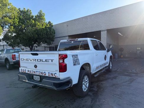 Used 2021 Chevrolet Silverado 1500 LT AWD/4WD image 3