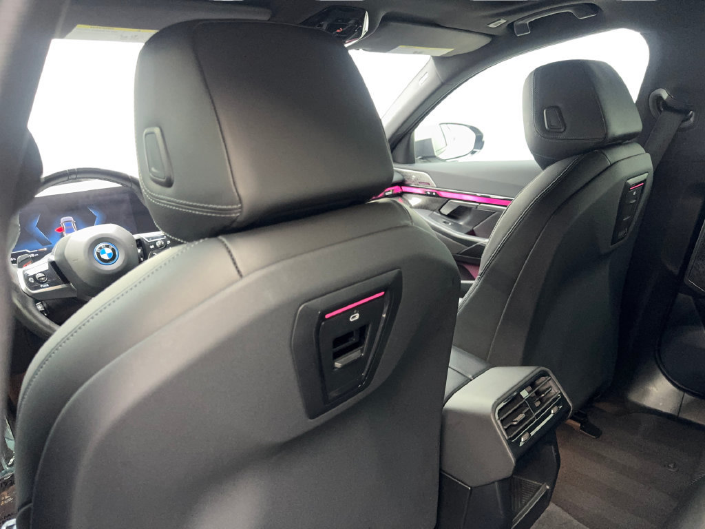Used 2024 BMW i5 eDrive40i w/ M Sport Package RWD image 37