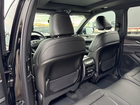 New 2025 Jeep Grand Cherokee L Limited w/ Trailer Tow Package image 12