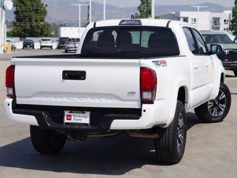 Used 2019 Toyota Tacoma TRD Sport w/ Technology Package AWD/4WD image 7