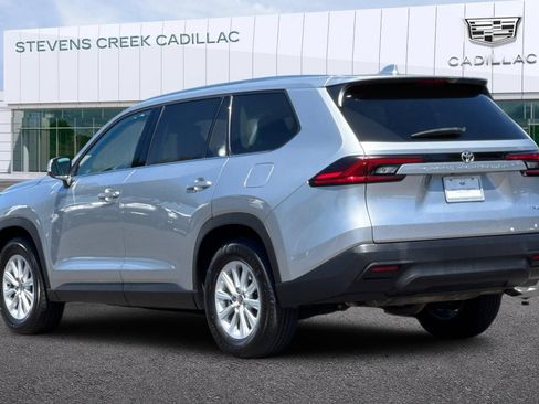 Used 2025 Toyota Grand Highlander FWD image 5