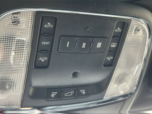 Used 2016 Jeep Grand Cherokee Overland w/ Advanced Technology Group AWD/4WD image 31