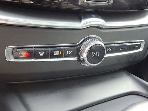 Certified 2023 Volvo XC60 B5 Core w/ Climate Package image 16