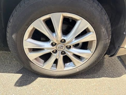 Used 2014 Toyota RAV4 Limited AWD/4WD image 10