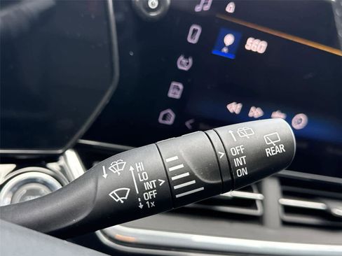 Used 2024 Chevrolet Trax RS w/ Driver Confidence Package image 28