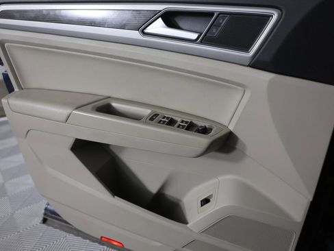 Used 2018 Volkswagen Atlas SE image 11