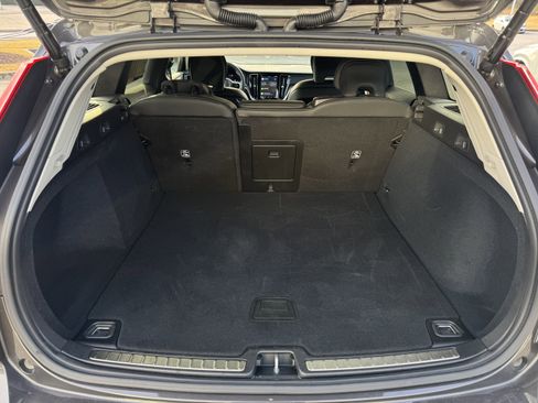 Used 2025 Volvo V60 B5 Cross Country Plus image 17