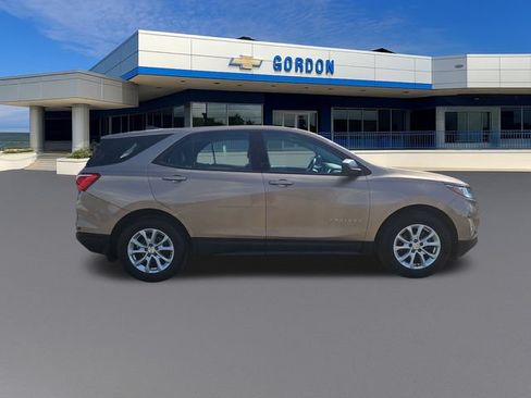 Used 2018 Chevrolet Equinox LS w/ LPO, Floor Liner Package FWD image 6