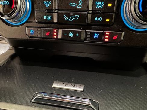 Used 2018 Ford F150 Lariat w/ Equipment Group 502A Luxury AWD/4WD image 14