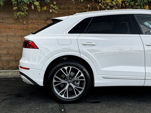 Used 2025 Audi Q8 Premium Plus image 10