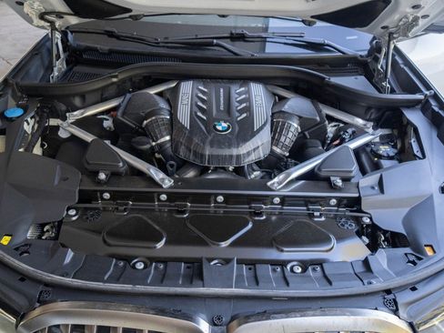 Used 2020 BMW X7 M50i w/ Dynamic Handling Package image 31