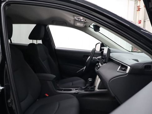 Used 2024 Toyota Corolla Cross LE FWD image 28