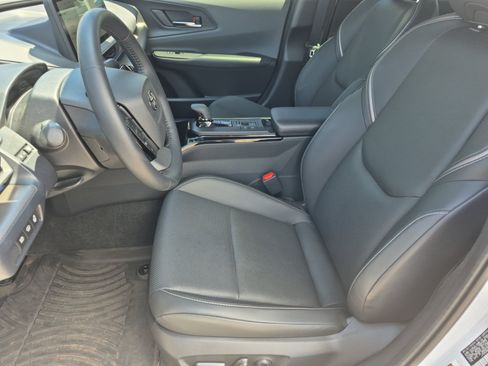 Used 2024 Toyota Prius XLE FWD image 17