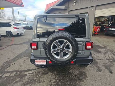 Used 2019 Jeep Wrangler Unlimited Sahara image 25