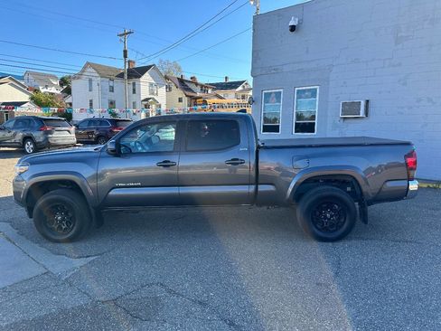 Used 2019 Toyota Tacoma SR5 image 7