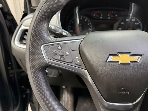 Used 2020 Chevrolet Equinox LS image 15