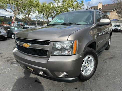 Used 2012 Chevrolet Suburban LT w/ Luxury Package image 1